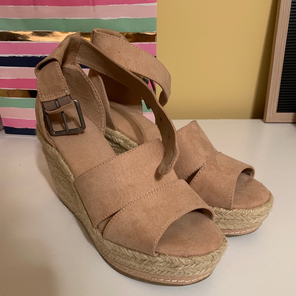 Universal Thread Heels